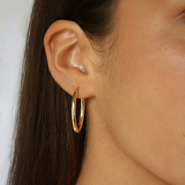 14kt Gold Oval Hoop